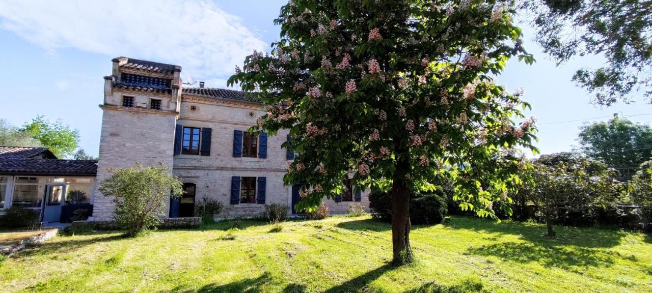 Domaine Les Garrigues Bed & Breakfast Puygaillard-de-Quercy Dış mekan fotoğraf