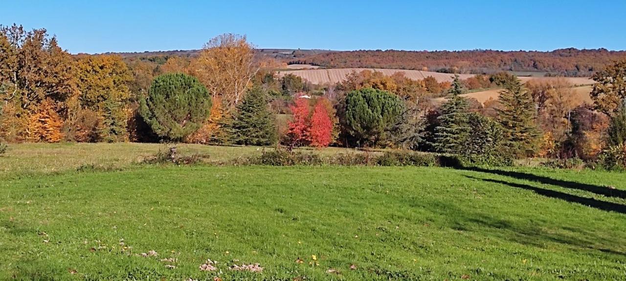 Domaine Les Garrigues Bed & Breakfast Puygaillard-de-Quercy Dış mekan fotoğraf