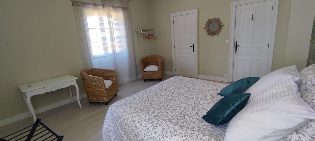 Domaine Les Garrigues Bed & Breakfast Puygaillard-de-Quercy Dış mekan fotoğraf