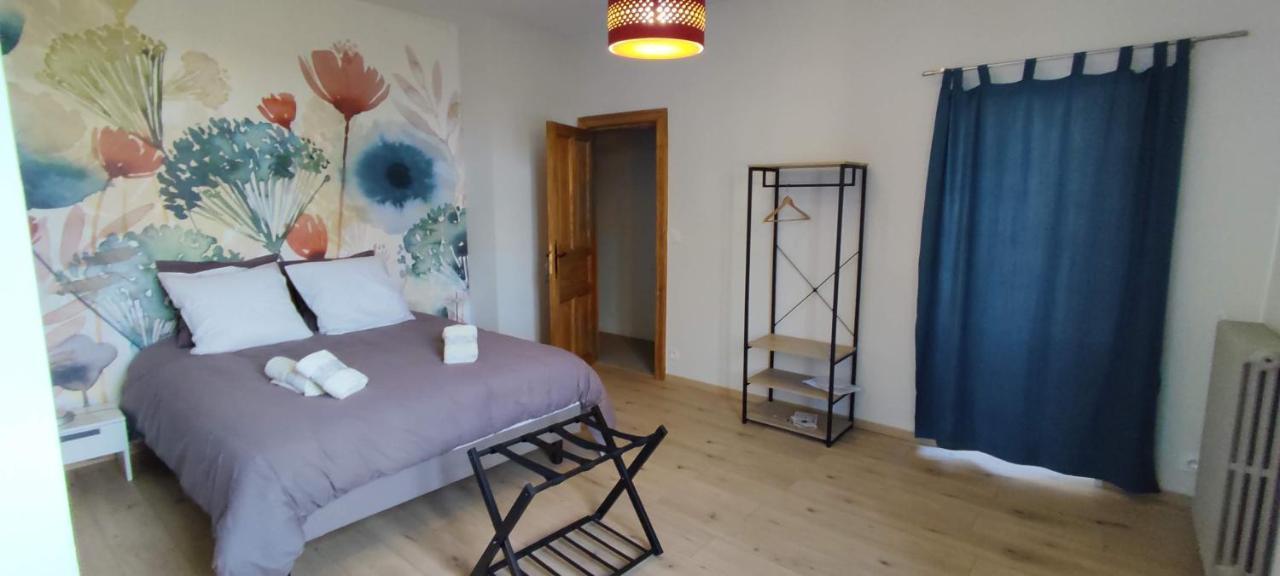 Domaine Les Garrigues Bed & Breakfast Puygaillard-de-Quercy Dış mekan fotoğraf
